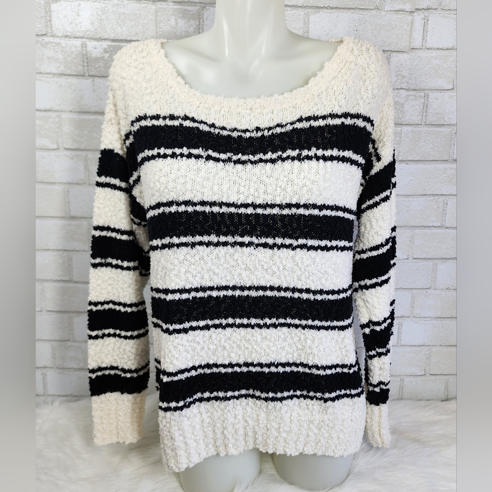 Maurices Black Cream Loose Knit Popcorn Sweater Pullover Cardigan Medium NWT